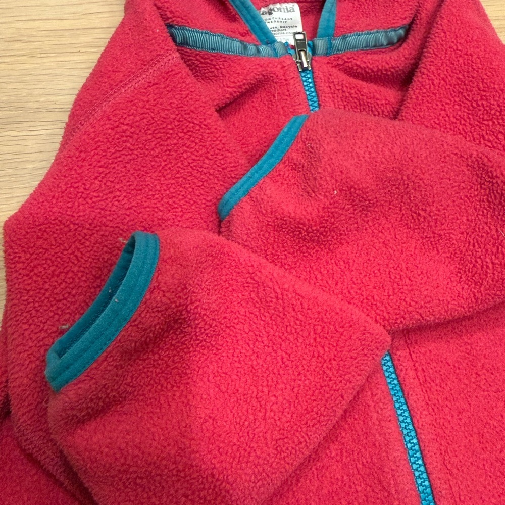 Patagonia Pink Fleece Hooded Jacket 2T - Picture 3 of 8